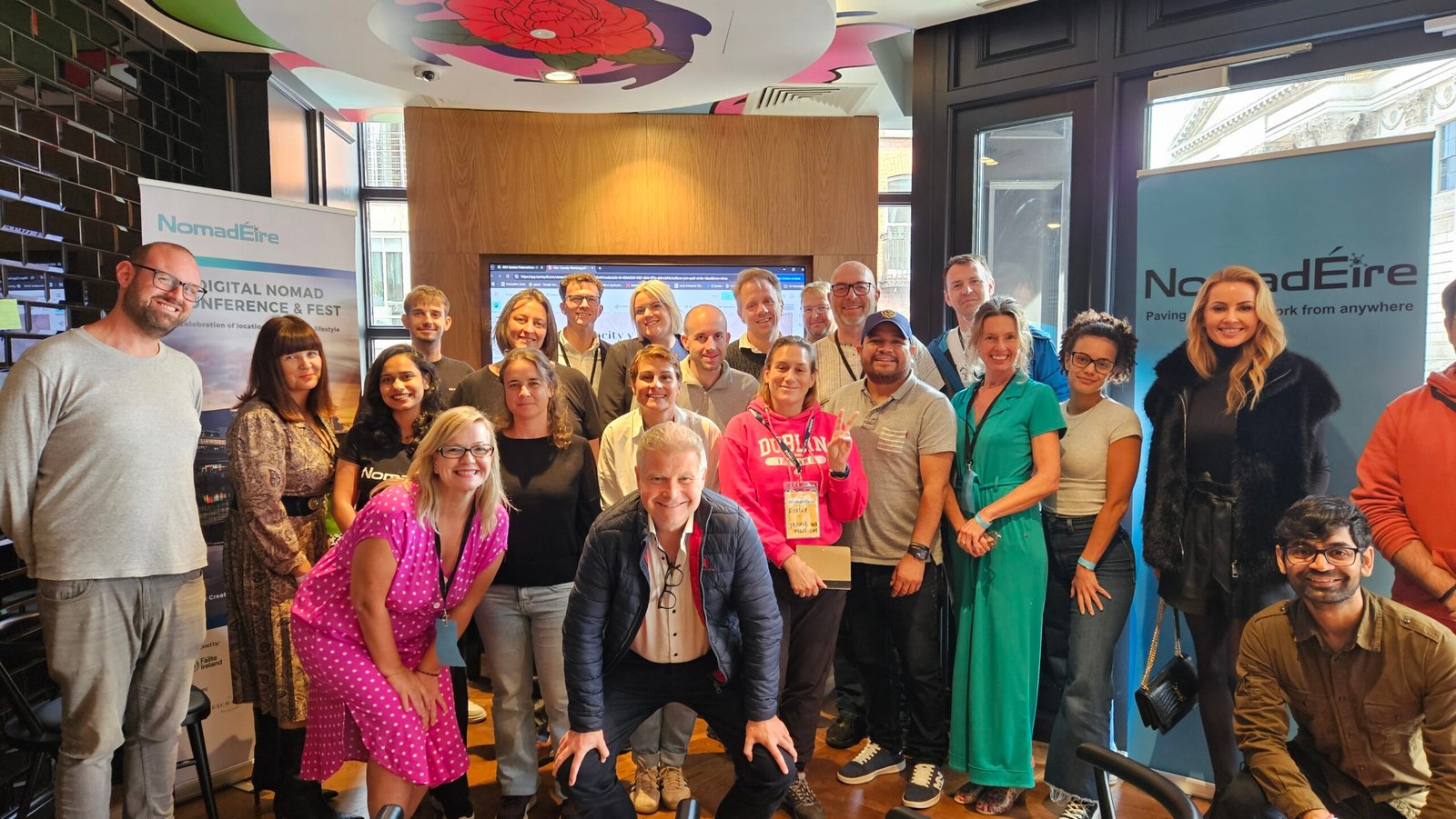 NomadÉire community group photo